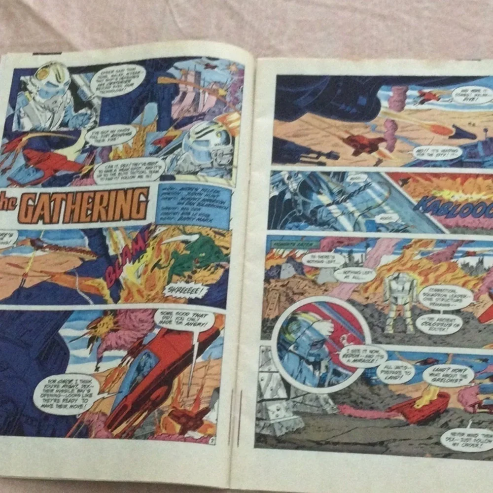 Comic Book Robotech Deffenders 1985 story of robots to protect the world